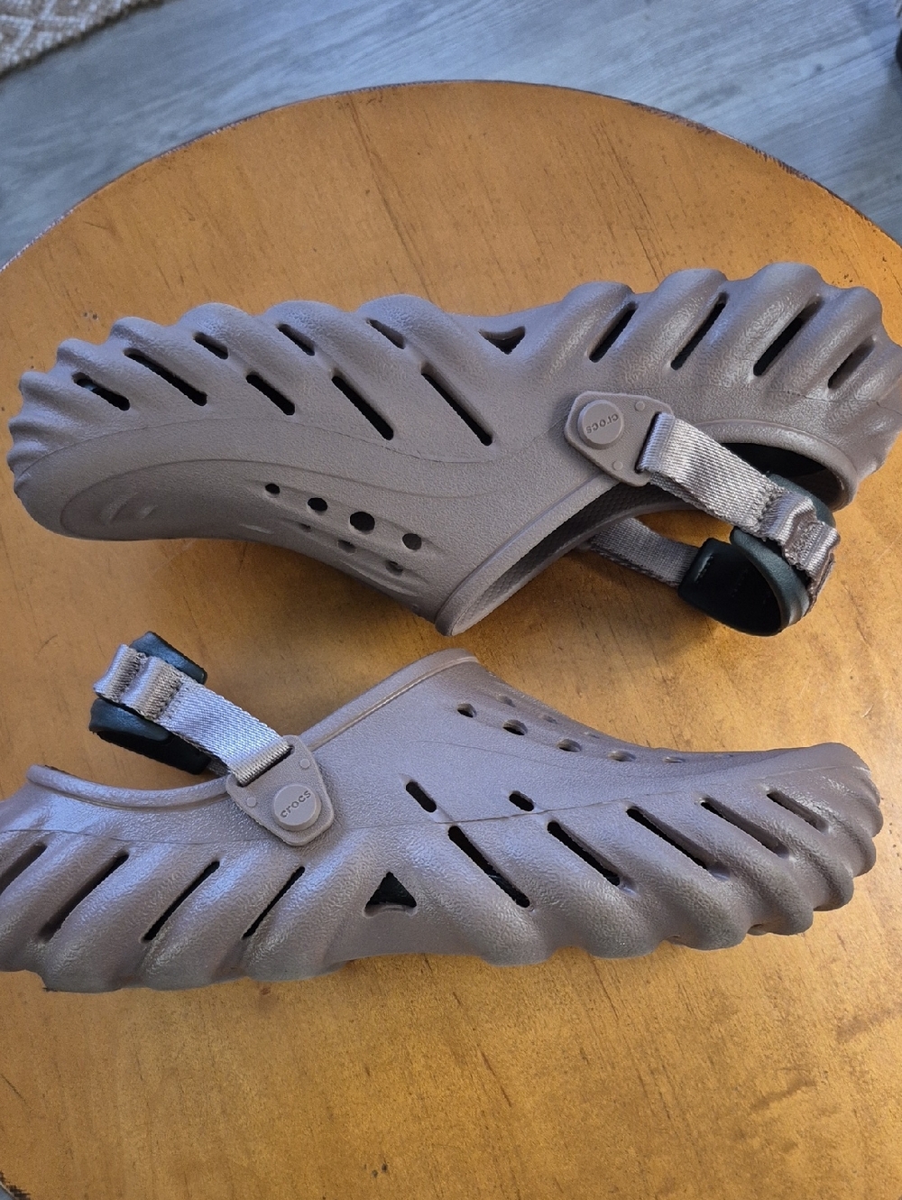 CROCS Unisex Echo Clogs in Truffle. W11/M9